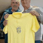 Pentacampeão com a seleção, Felipão é homenageado na Granja Comary
