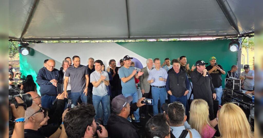 Ratinho Jr. destaca obras no PR e crescimento de Sandro Alex nas pesquisas
