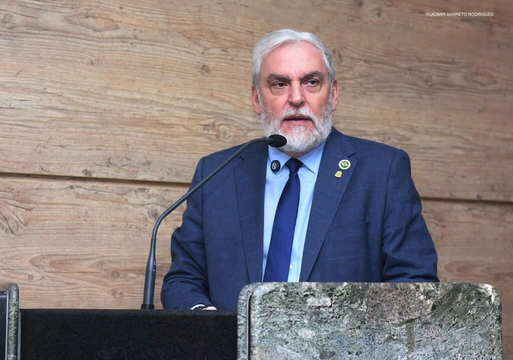 Vereador Silvio Nascimento faz pedido de informações sobre proposta do MPPE de cotas para pessoas trans na Educação de Caruaru