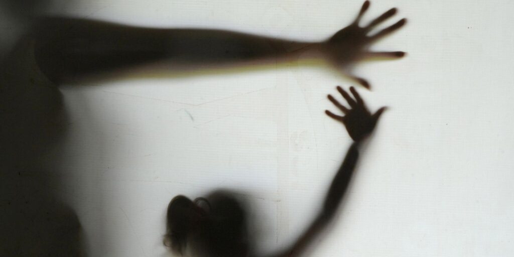 Violência sexual atinge 64 meninas por dia no país