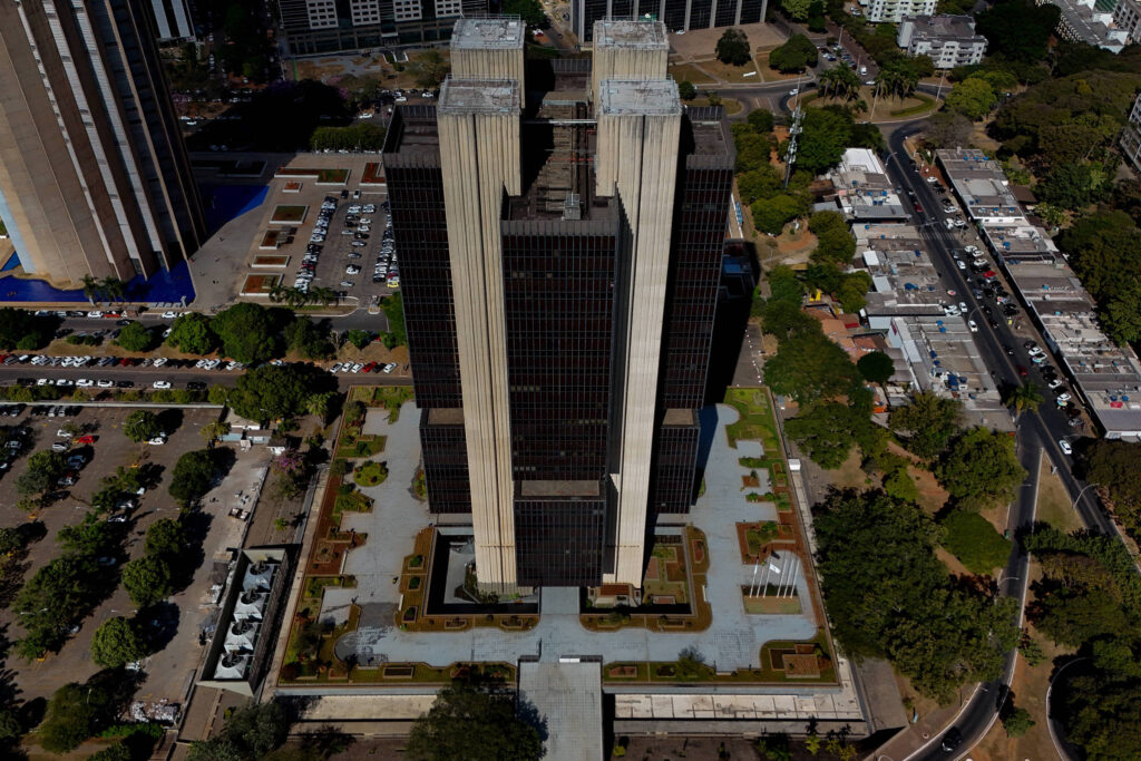 Brasil terá taxa venenosa de juros por um tempo assustador - 09/06/2026 - Vinicius Torres Freire