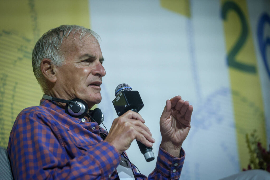 Finkelstein diz que a sociedade israelense é genocida - 04/06/2026 - Ilustrada