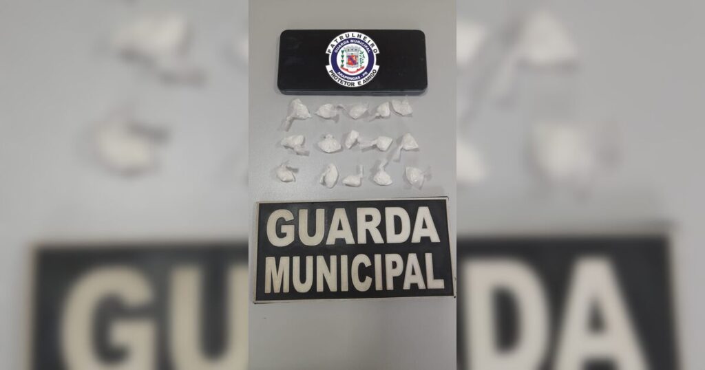 GM de Arapongas prende motociclista que faria entrega de cocaína em Sabáudia