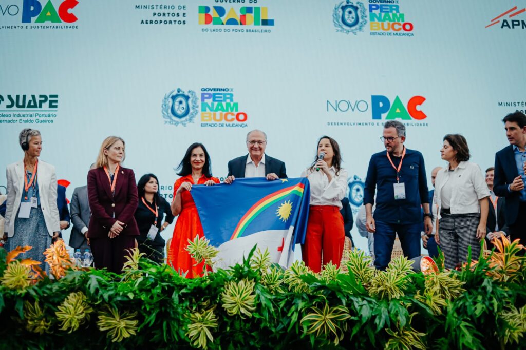 Governadora Raquel Lyra inaugura primeiro terminal de contêineres 100% eletrificado da América Latina em Suape e reforça posição de Pernambuco como hub logístico