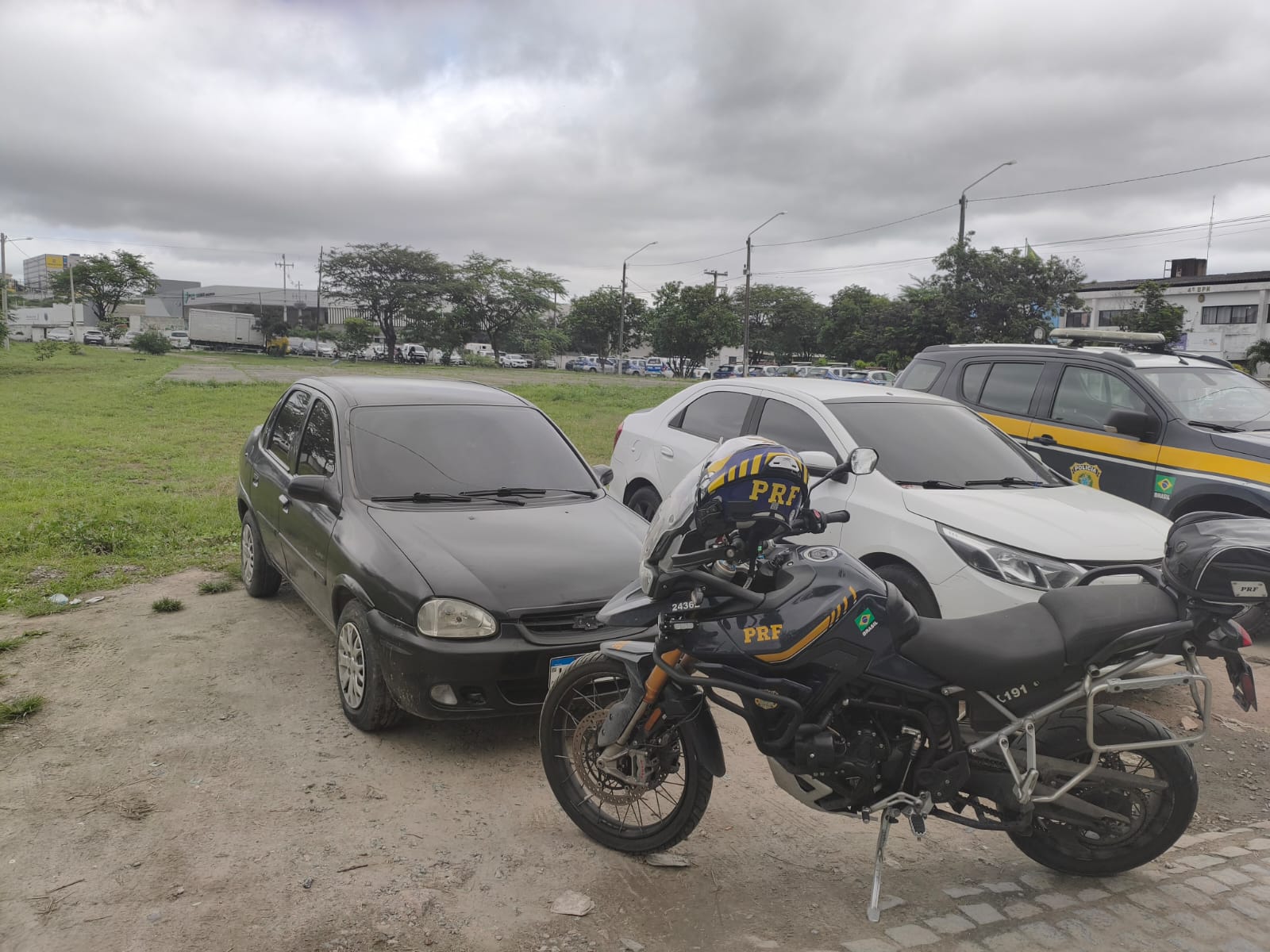 Homem compra carro roubado por R$8,6 mil e é detido pela PRF em Caruaru