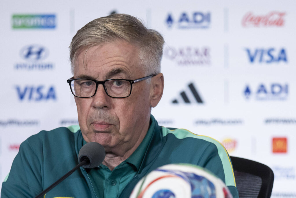 'Sou parte deste país', diz Ancelotti sobre cantar hino - 25/06/2026 - Esporte