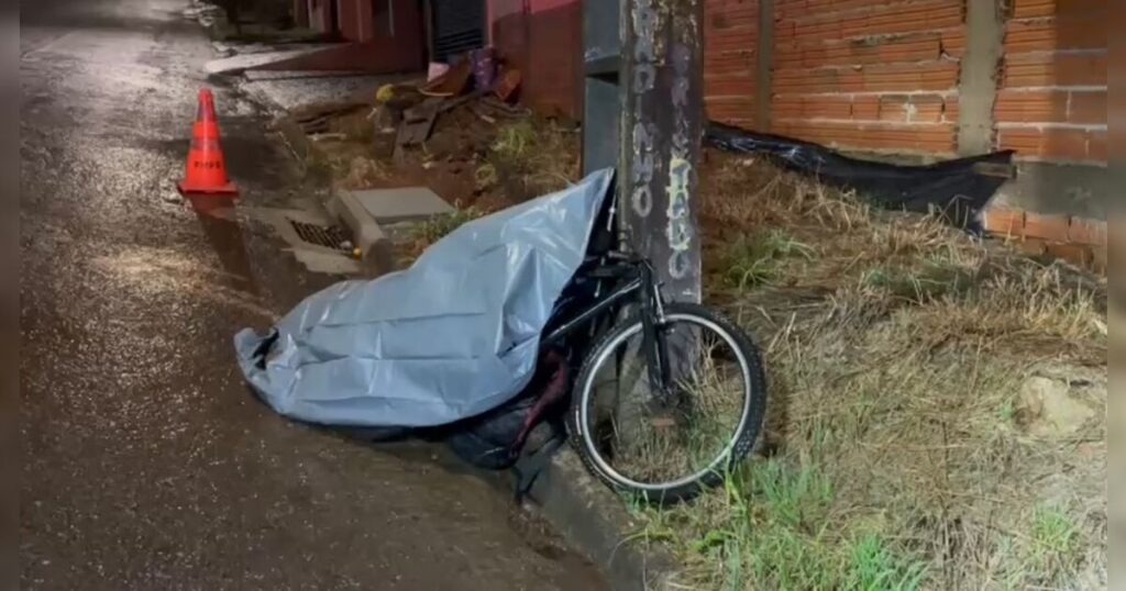 Vídeo mostra momento em que ciclista perde controle da bicicleta antes de acidente fatal em Arapongas