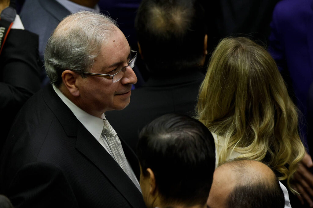 Dino manda bloquear R$ 6,1 milhões de Eduardo Cunha - 12/07/2026 - Política