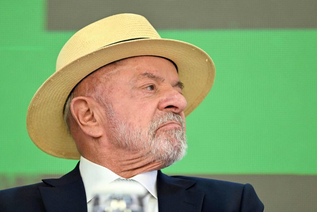Governo cita reciprocidade para se fortalecer no tarifaço - 24/07/2026 - Economia