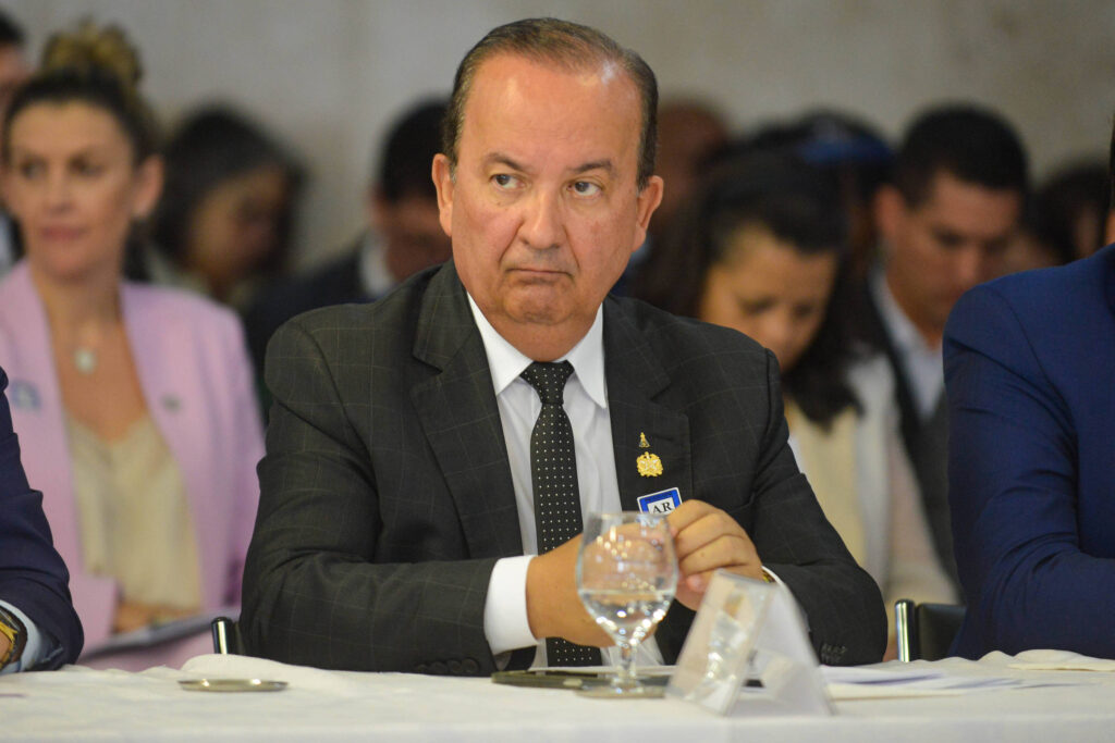 Jorge Mello é alvo de representação por xingar indígenas - 14/07/2026 - Mônica Bergamo