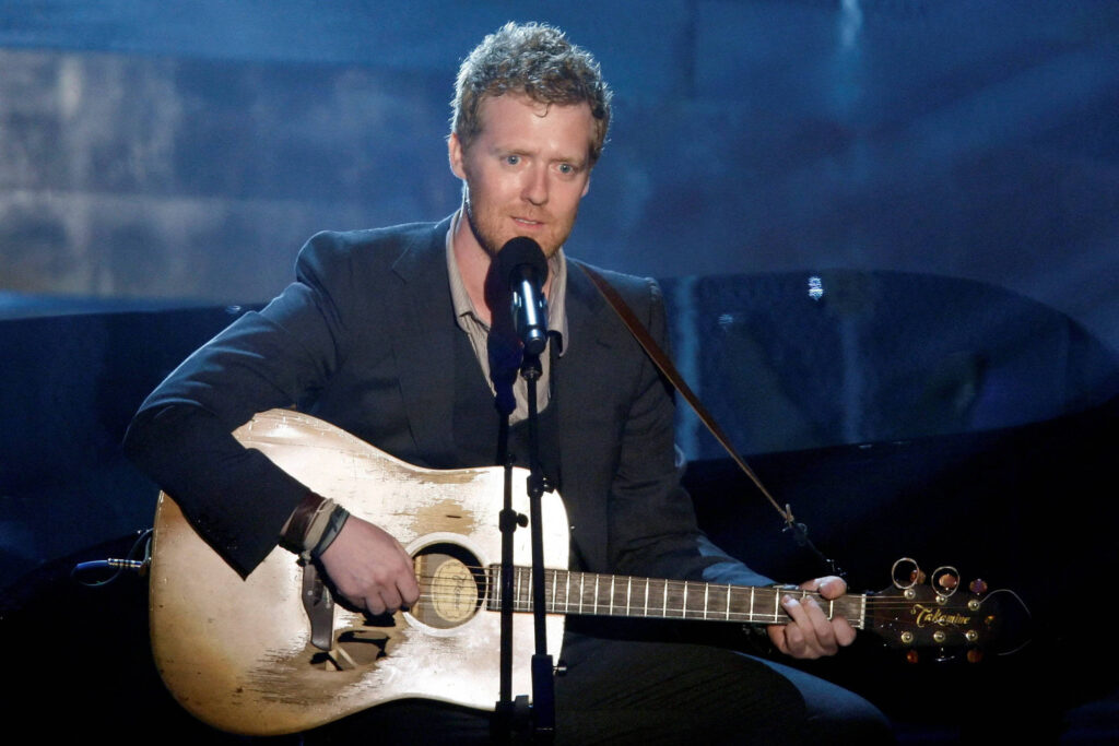 Morre Glen Hansard, músico ganhador do Oscar, aos 56 anos - 29/07/2026 - Ilustrada