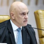 Por ordem de Moraes, PF faz busca por armas na casa de Bolsonaro