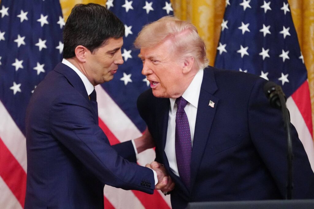 Presidente do Fed vai ao Congresso dos EUA após dar sinais cautelosos para se distanciar de Trump - 14/07/2026 - Economia