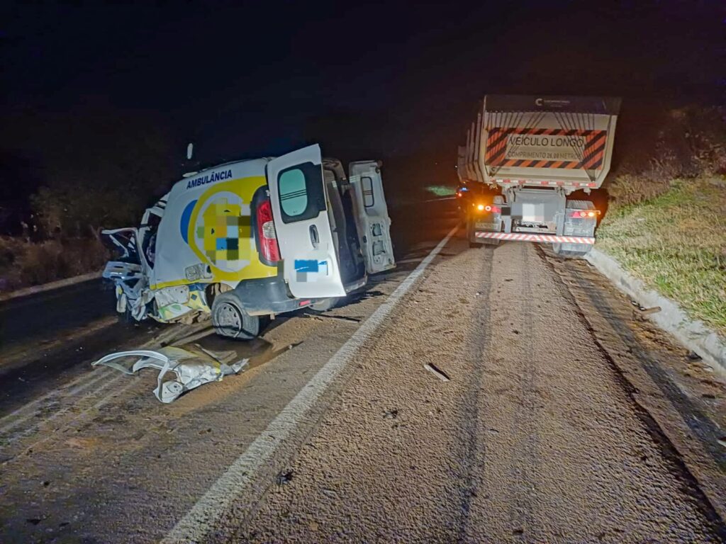 Tragédia na BR-316: colisão entre ambulância e bitrem deixa três mortos em Ouricuri