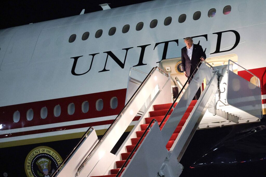 Trump aumenta pressão sobre empresas para baixar preços - 11/07/2026 - Economia