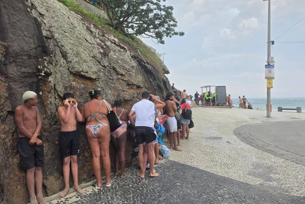 Ventania no Rio causa apagão e paralisa metrô e trens - 29/07/2026 - Cotidiano