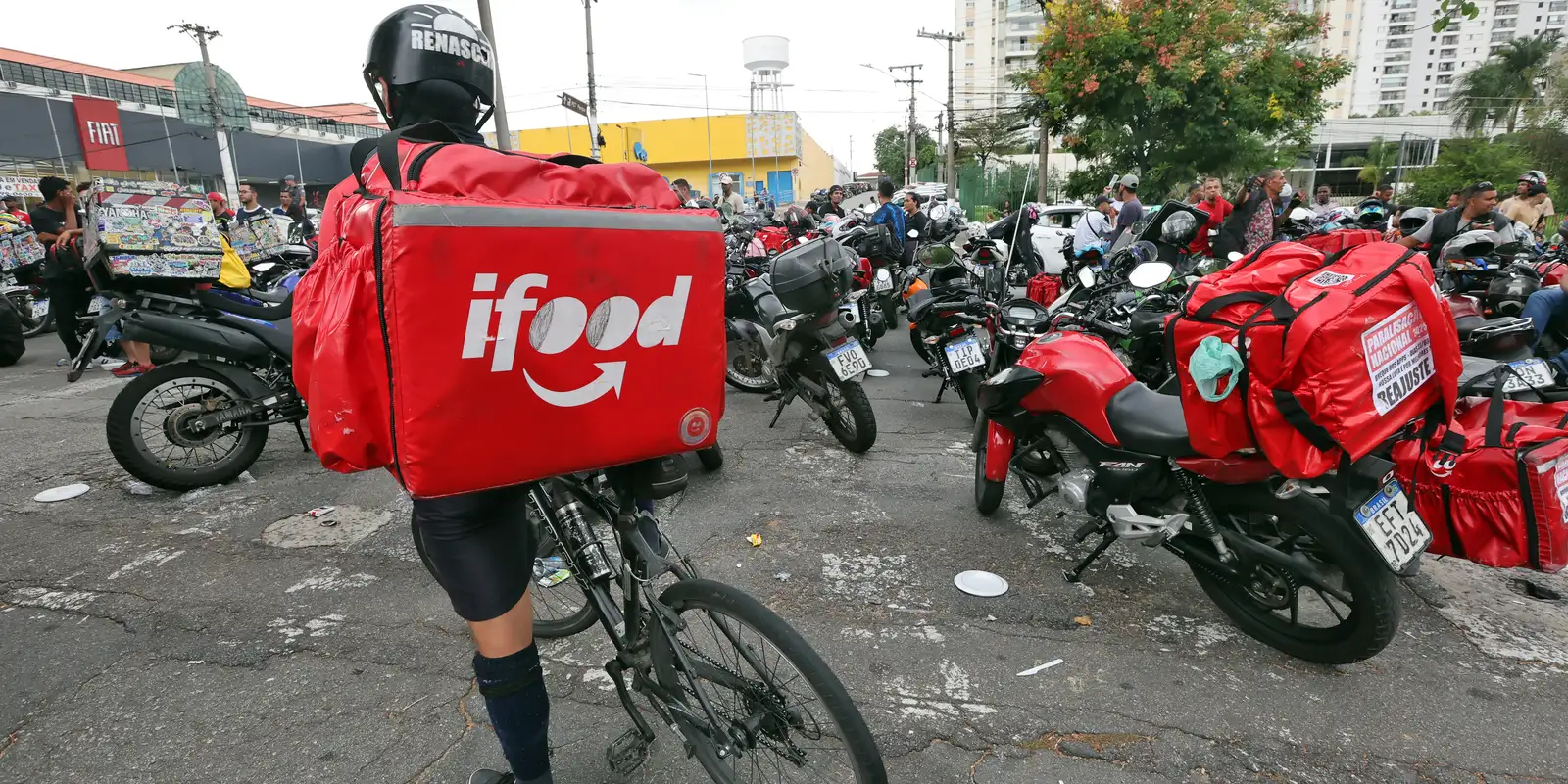 Anvisa libera venda de medicamentos por plataformas como iFood e Rapp