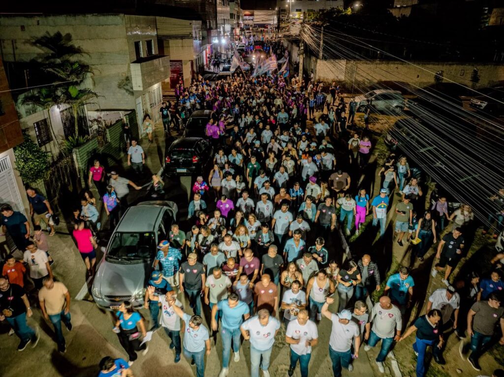 Caminhada reúne multidão e reforça apoio a Anderson Luiz e Fernando Monteiro em Caruaru
