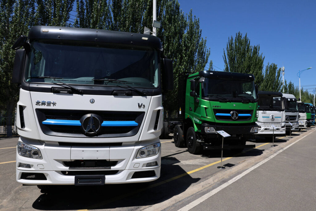 China impulsiona vendas de caminhões e ônibus elétricos - 20/08/2026 - Economia