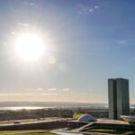 Congresso vota nesta semana fim da escala 6x1 e "taxa das blusinhas"