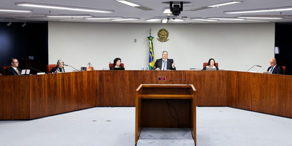 Dino e Moraes defendem rediscutir dispensa de diploma para jornalista