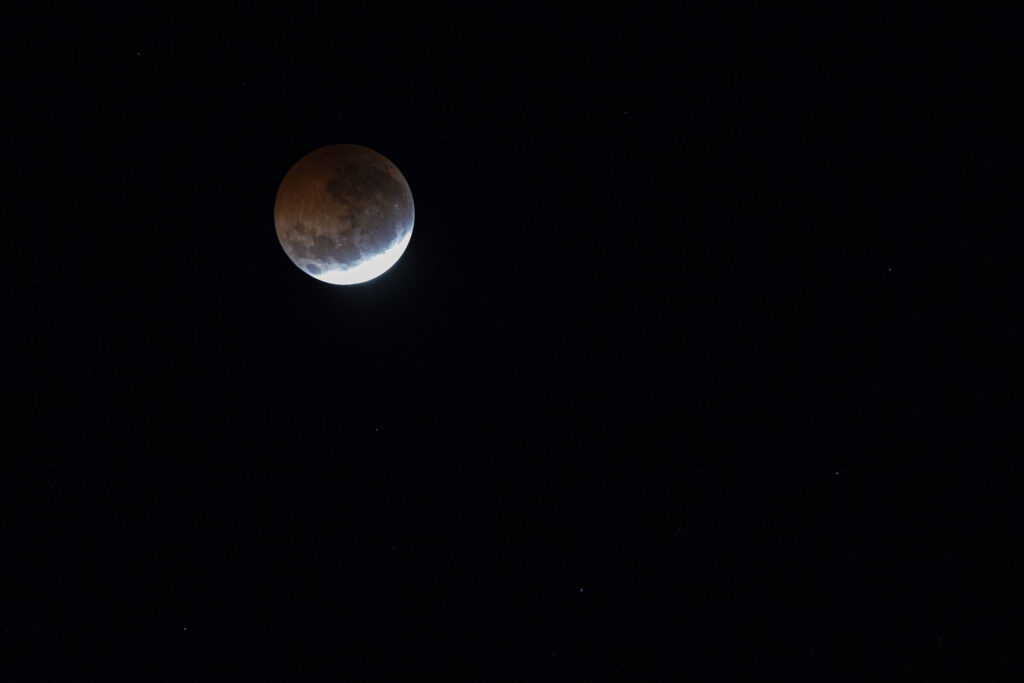 Eclipse lunar ocorre nesta quinta e sexta; veja fotos - 28/08/2026 - Ciência