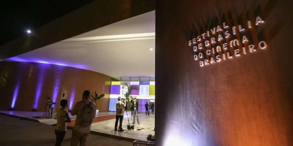 Festival de cinema de Brasília é cancelado; classe artística repudia