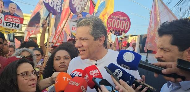 Fernando Haddad (PT) em caminhada no Capão Redondo