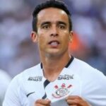 Justiça concede liberdade provisória sem fiança a ex-jogador Jadson após prisão por violência doméstica