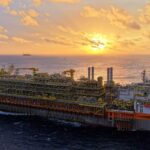 Navio-plataforma da Petrobras atinge produção máxima no pré-sal
