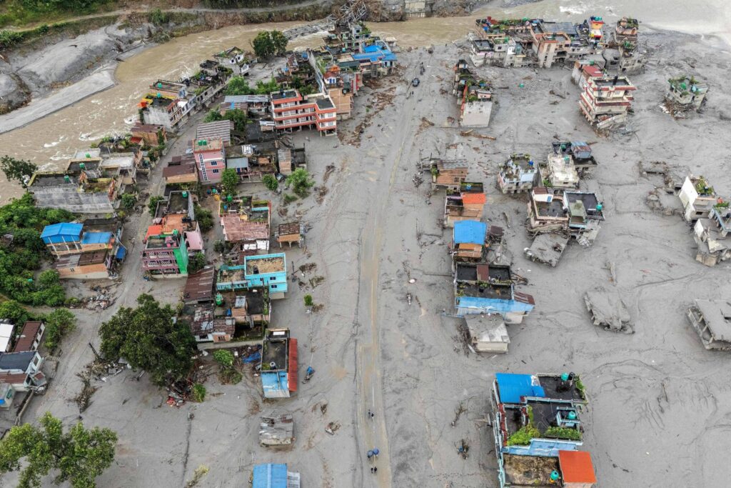 Nepal diz precisar de bilhões de dólares para reconstrução - 29/08/2026 - Mundo