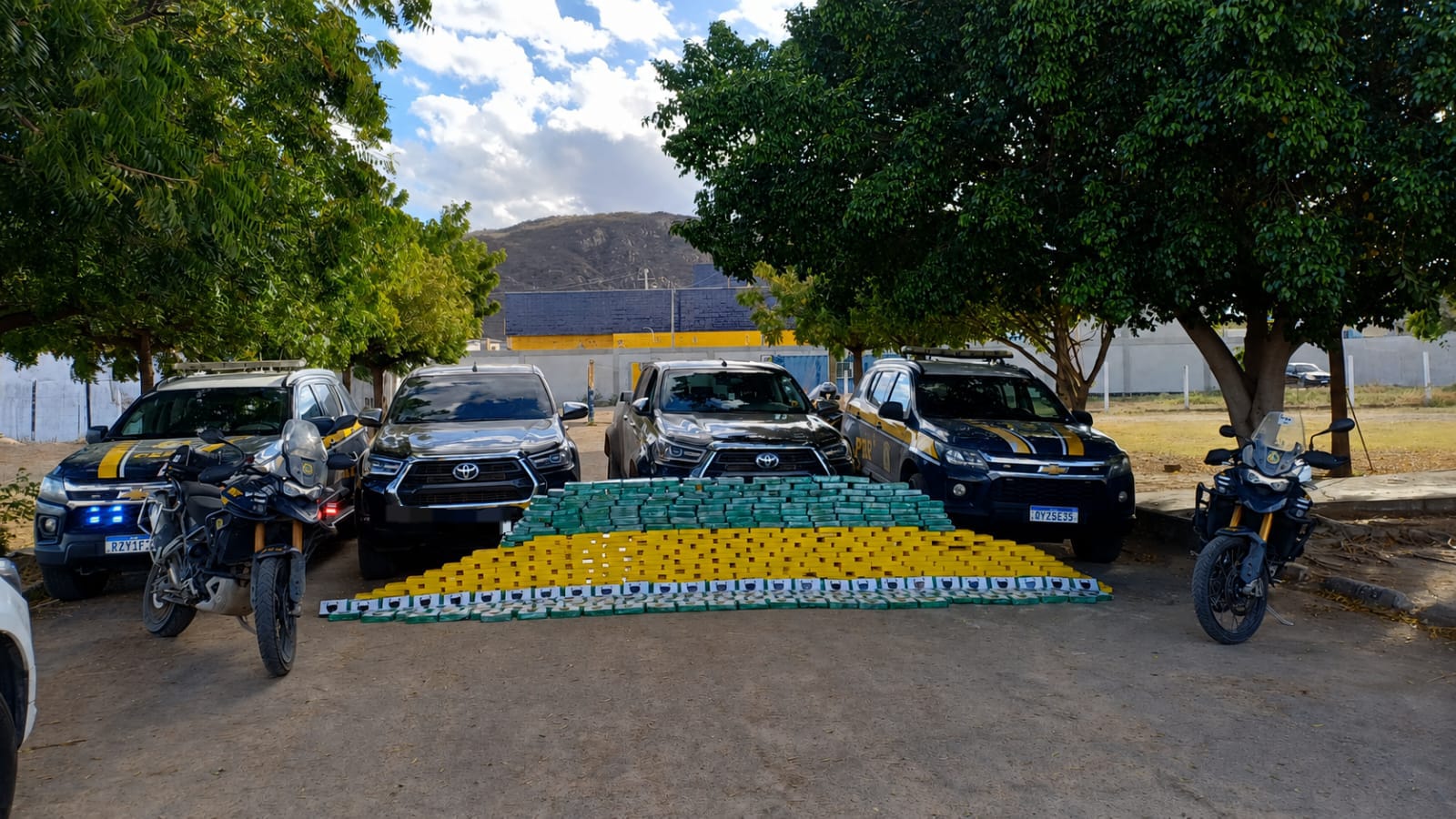PRF apreende quase meia tonelada de cocaína e pasta base em Salgueiro