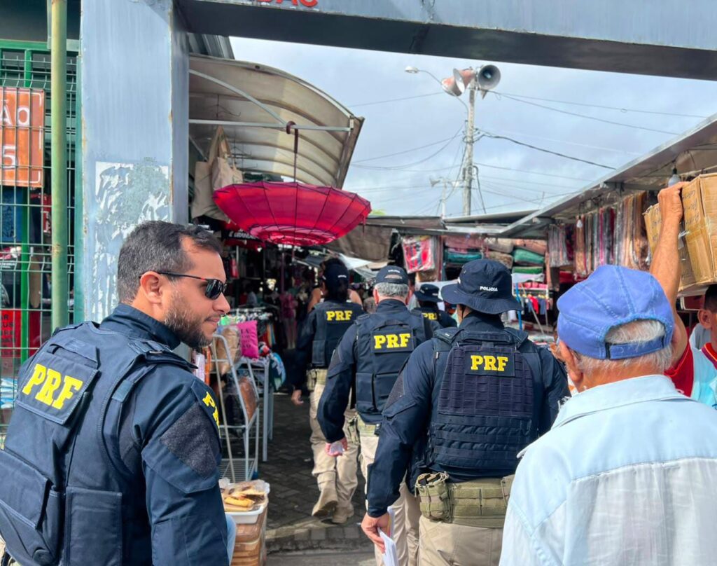 PRF e Secretaria da Mulher realizam ação do Agosto Lilás em Caruaru