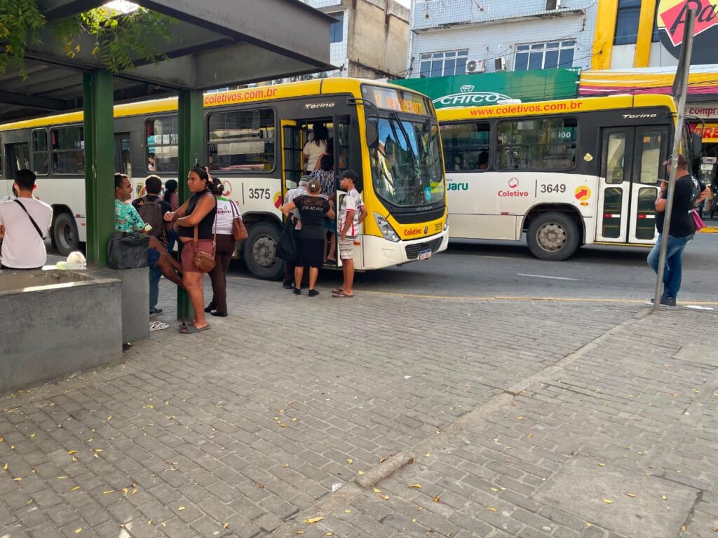 Prefeitura de Caruaru muda rotina dos caruaruenses com ônibus gratuito por meio do Projeto "Domingo Legal"
