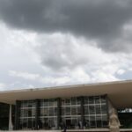 STF retoma julgamento sobre mandato-tampão para governo do Rio