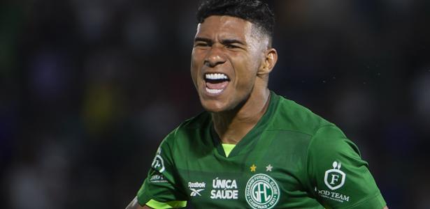 Kauã Jesus comemora gol marcado pelo Guarani contra a Inter de Limeira na Série C do Brasileirão