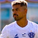 Marcinho em ação durante jogo do Paysandu na Série C do Brasileirão