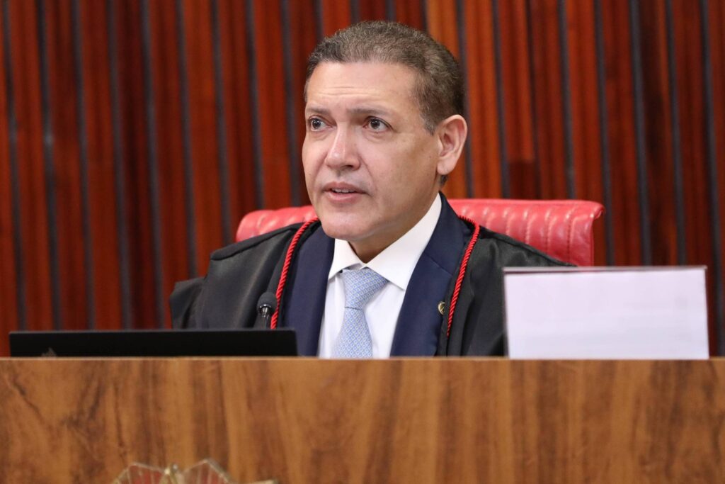 TSE encerra ação do PT para ampliar fundo após desistência - 18/08/2026 - Brasília Hoje