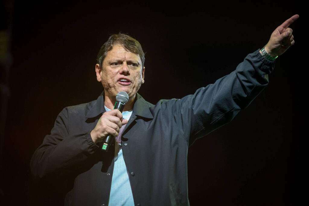 Tarcísio descarta boné de Trump diz acreditar em urnas - 05/08/2026 - Política