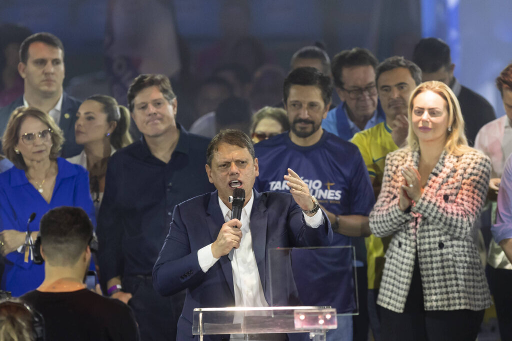 Tarcísio vai começar campanha em conversa com mulheres - 15/08/2026 - Painel