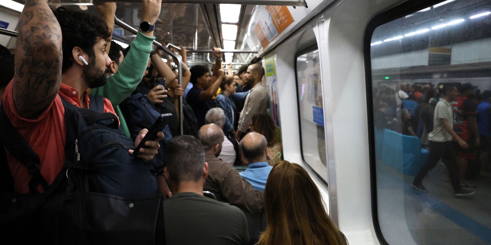 Trens e metrô adiantam horário de pico no Rio com previsão de ventania