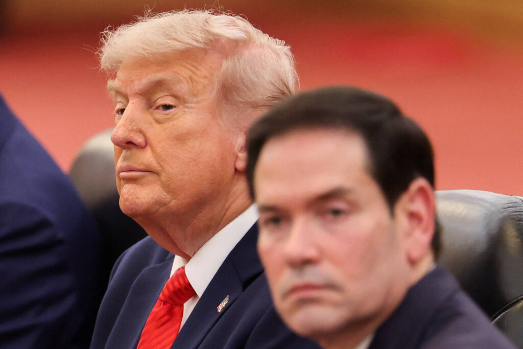 Trump rompe padrão histórico e politiza embaixadas dos EUA - 07/08/2026 - Mundo
