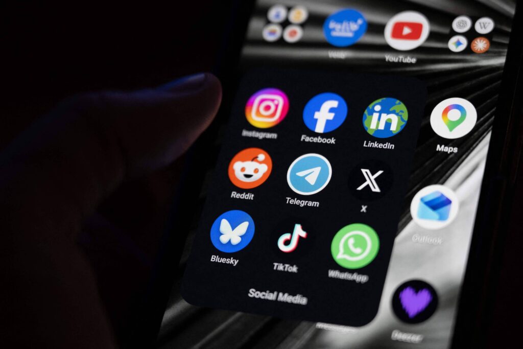 Uso das redes cresce na Austrália após proibição - 26/08/2026 - Tec
