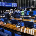 Aziz articula rito especial para levar PEC da escala 6x1 ao plenário
