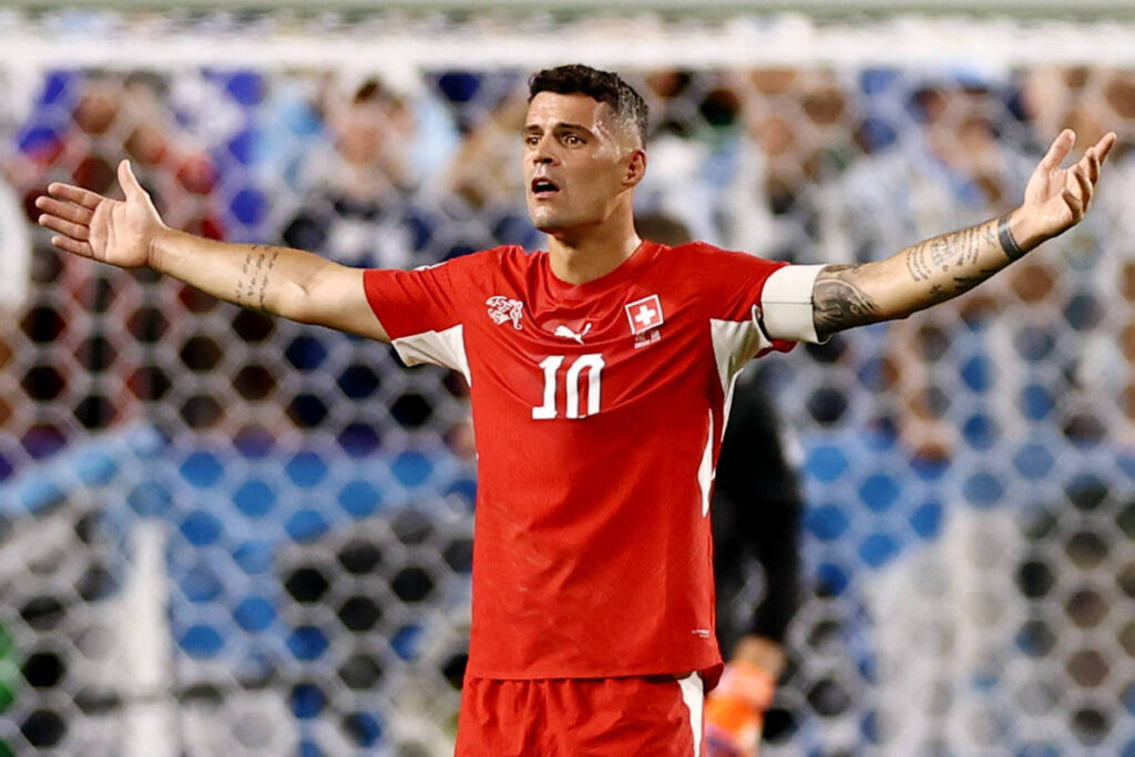 Capitão da Suíça, Xhaka é afastado por uso de certificado falso de vacinação contra Covid - 21/09/2026 - Esporte