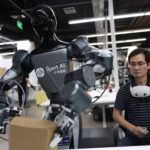 Cérebros robóticos devem avançar, mas só devem chegar às casas em 2034, prevê startup chinesa - 18/09/2026 - IA