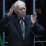 Ex-presidente José Sarney é internado com quadro de pneumonia