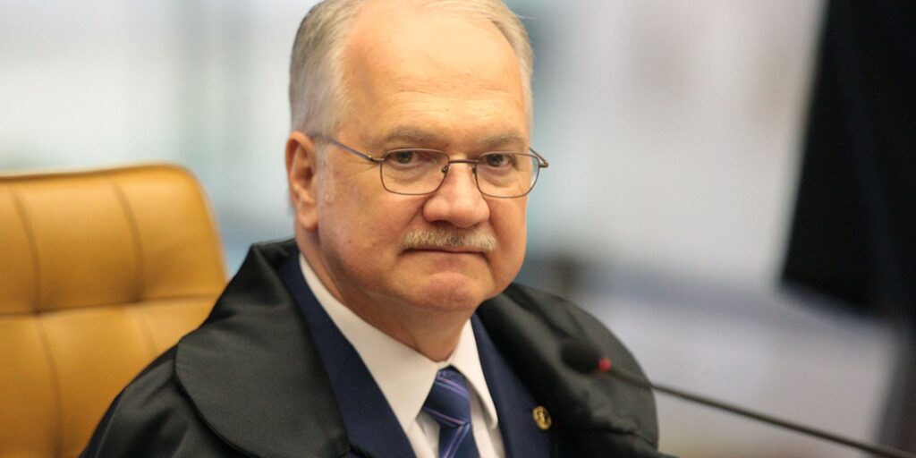 Fachin dá 24h para Mendonça levantar sigilo de todo caso Master