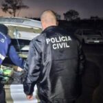 Imagens da época da investigação mostram policiais na área em que os corpos de Kauany, Miguel e Ariel foram encontrados