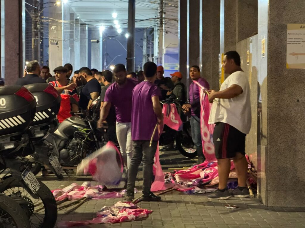 Polícia prende suspeitos de furtar materiais de campanha de Raquel Lyra para utilização em ato com Flávio Bolsonaro